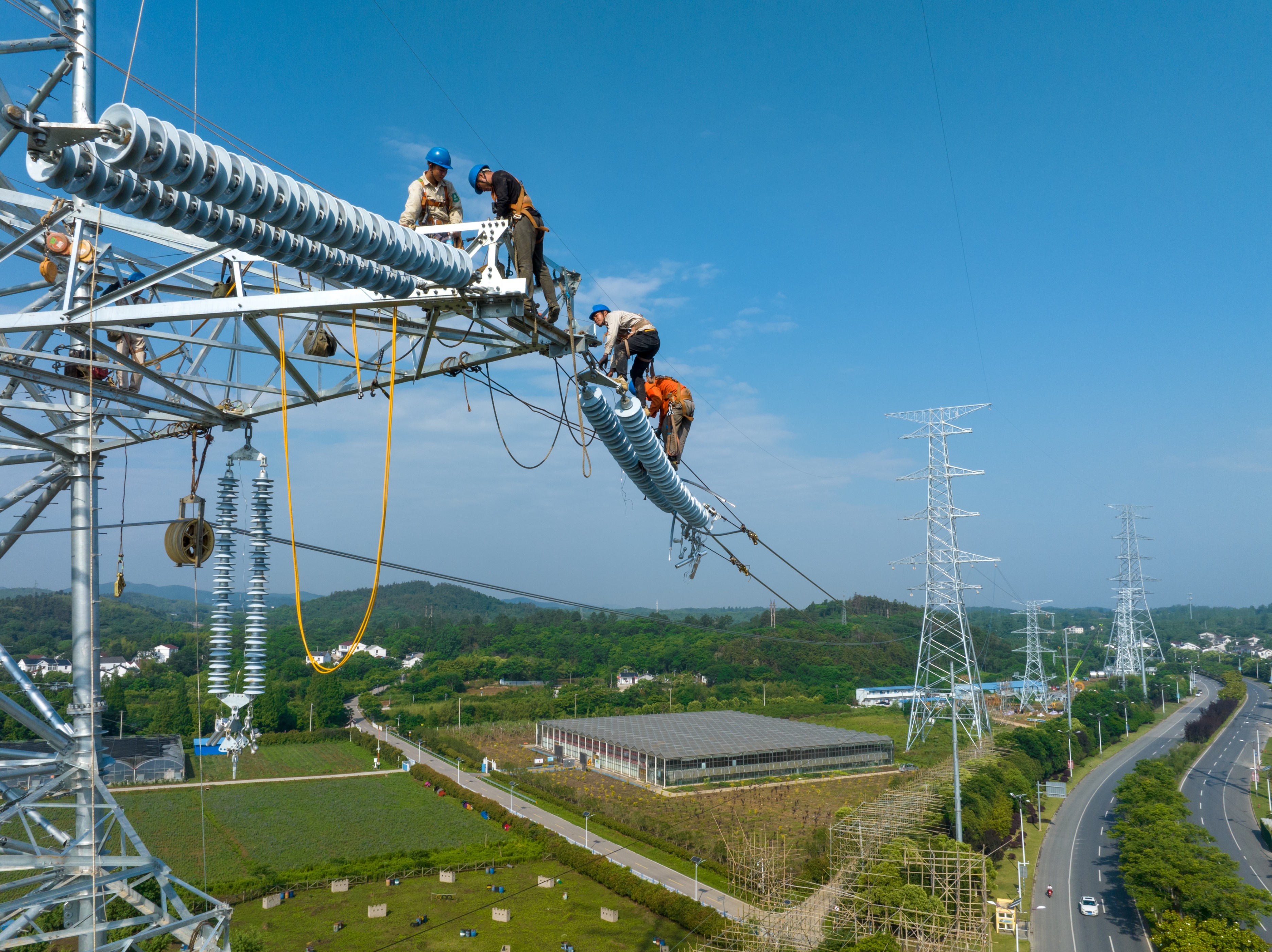 电网迎峰度夏亮点工作和工作成绩,多个重点电网工程建成投运