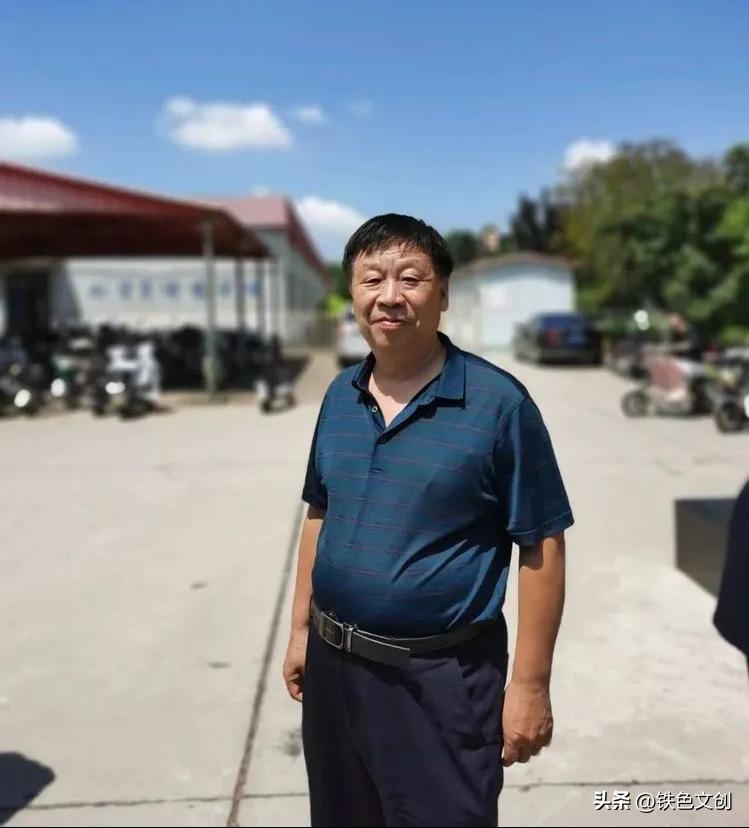 邢台铁道兵部分老战友举行庆八一活动：风雨同舟兵心依旧