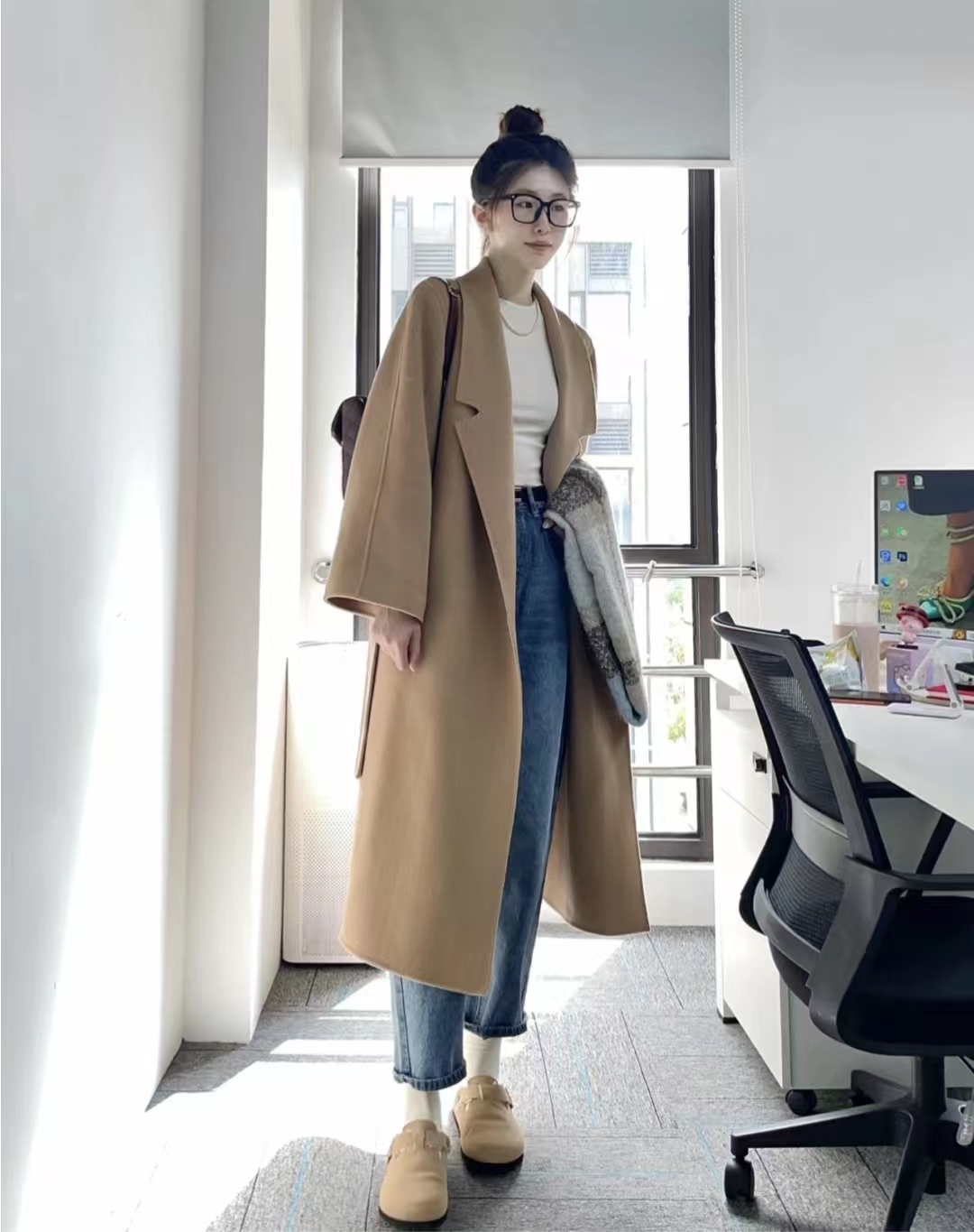 驼色浴袍大衣怎么搭配更高级,大衣棉服驼色穿搭女秋冬