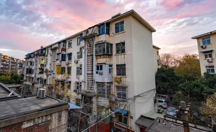 广东90后小伙鹤岗买房,90后女孩花4万买房移居鹤岗现状