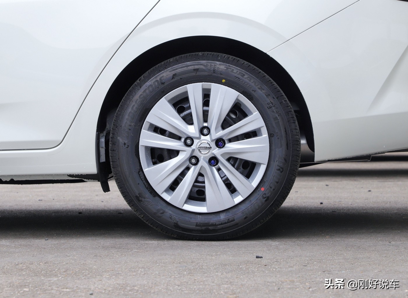 轩逸的销量都是经典款撑起来的吗,轩逸2022款悦享版车优缺点