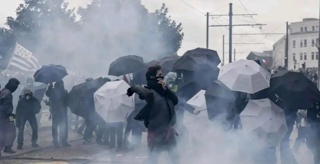 NoZuoNoDie!自从按下脱欧开始键以来英国都“Zuo”了些什么？