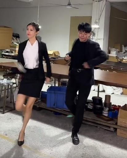 鍘傝姳杞﹂棿璺宠垶璧扮孩鍚哥矇鐧句竾,鍘傝姳鍚哥矇鐧句竾鐧讳笂澶