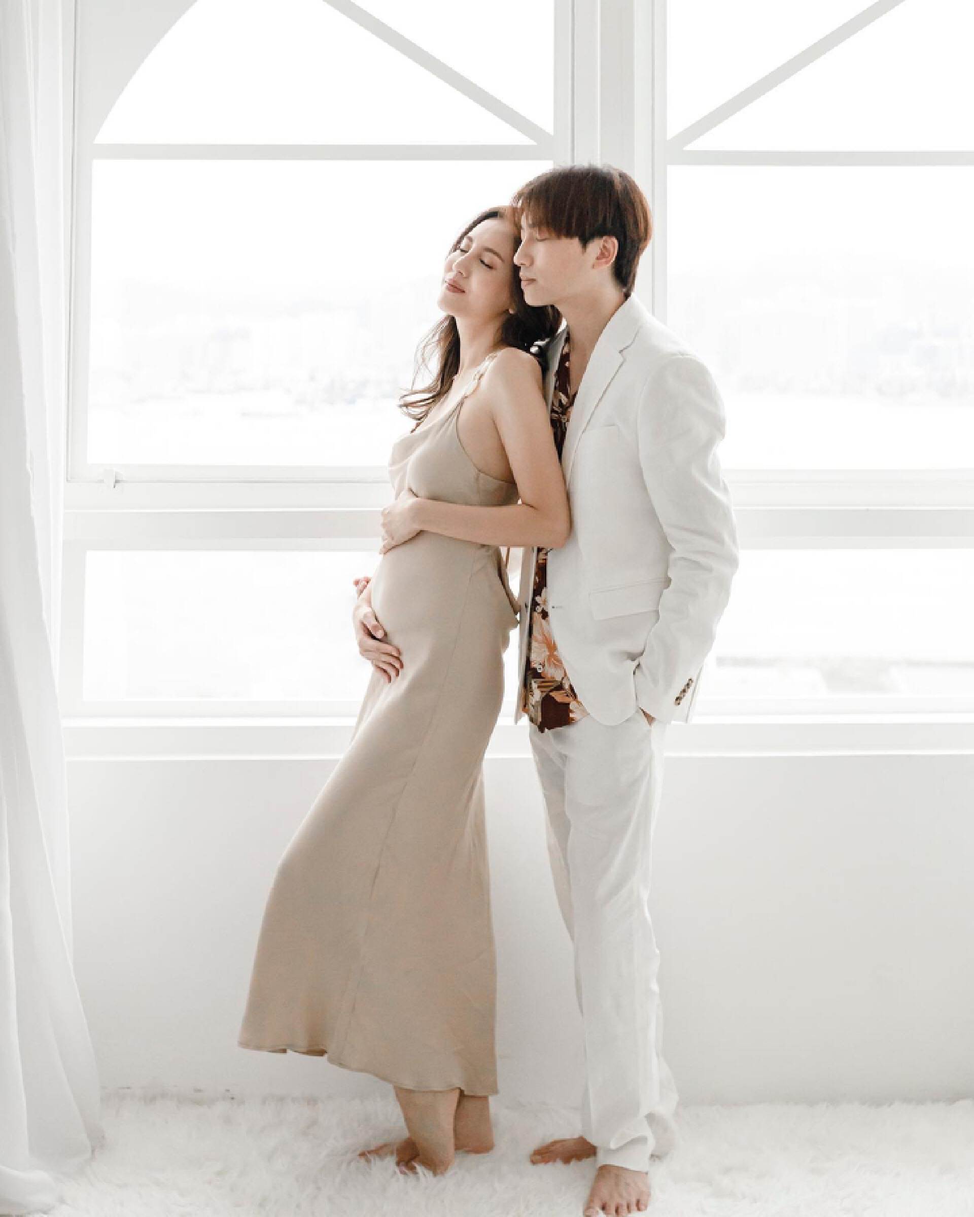 近期香港女星怀孕,香港知名女星高龄宣布怀孕