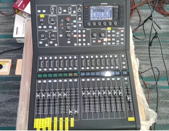 臻为科技——西安环普多功能会议室项目案例