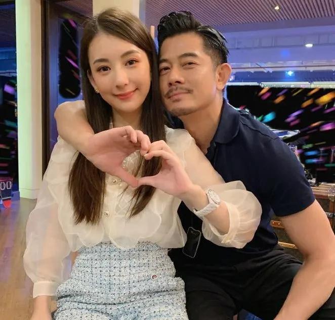 梅艳芳怎么走出失恋,梅艳芳漫步人生路