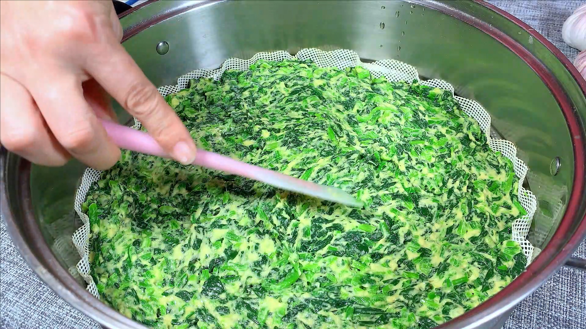 菠菜和什么吃会拉肚子,菠菜肠胃不好的人吃了会拉肚子吗