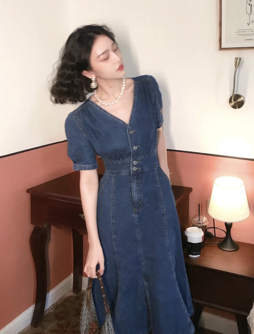今年最火牛仔连衣裙显瘦薄款,减龄又显瘦的直版牛仔连衣裙来啦