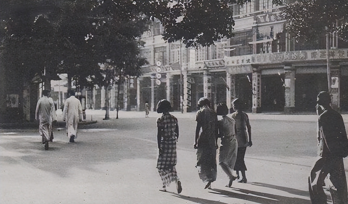 上海解放后，陈毅是如何整治黑道和*院妓**的？连蒋介石都夸他太厉害