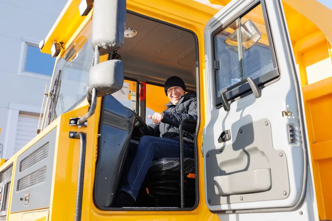 柳工宽体自卸车,二手柳工宽体矿用车出售