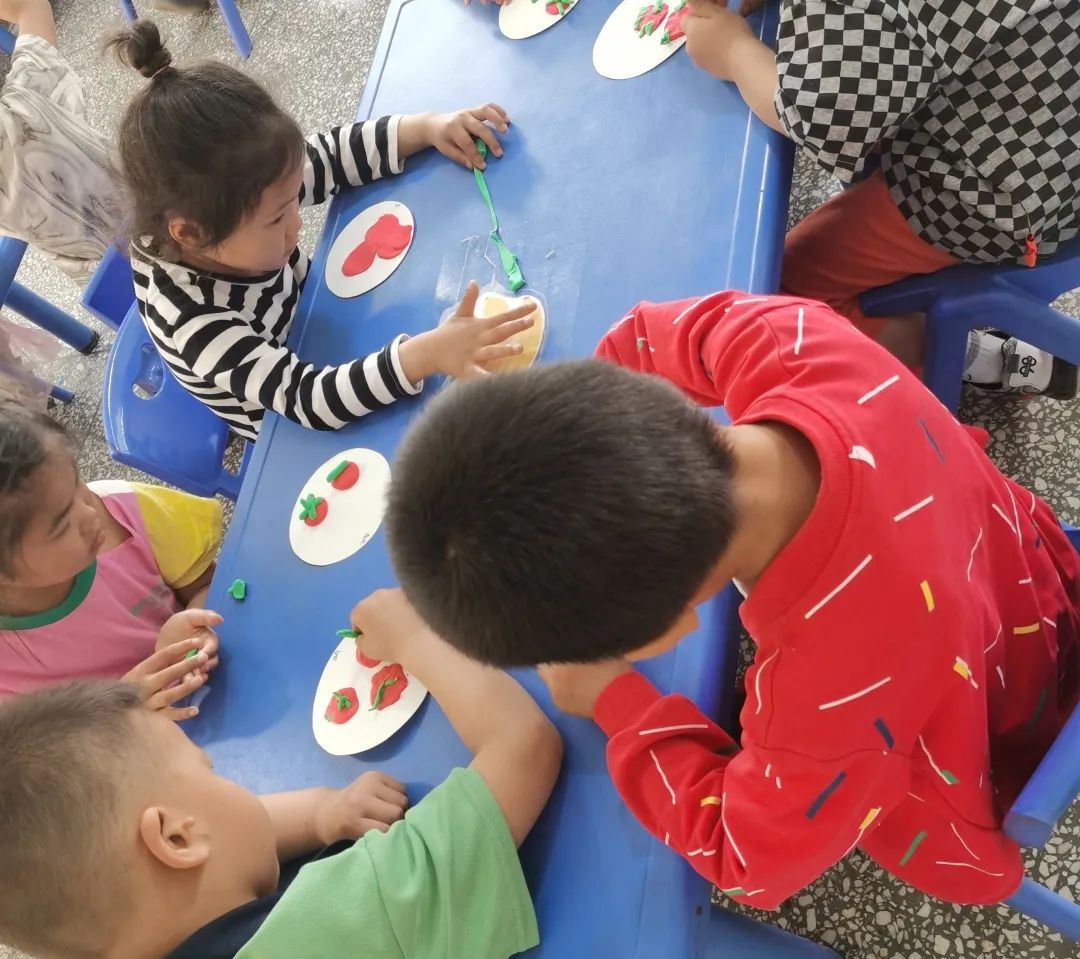 庙后幼儿园小一班《小番茄，大世界》实践活动