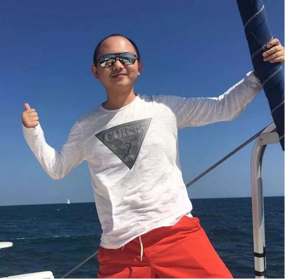 网红教父雷彬艺：刘畊宏张大大“背后的男人”，爱送员工保时捷