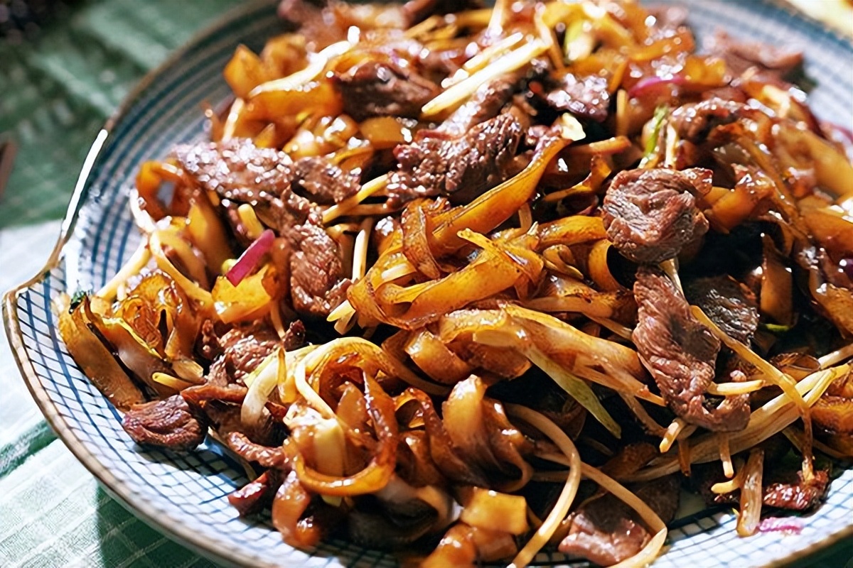 香港人吃的是粤菜还是港菜,香港菜什么风味