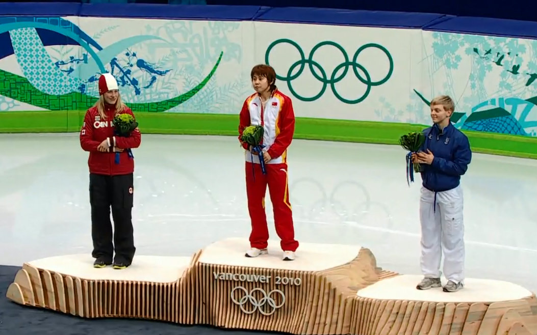 回顾王濛全程背手夺冠,王濛全程背手夺冠集锦