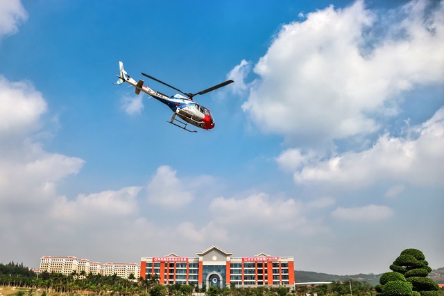 江边一哥原创诗词情节小说《龙国风云录》第十四回