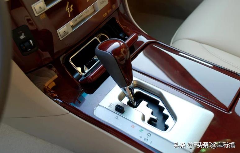 红旗盛世皇冠3.0,红旗盛世3.0一手车