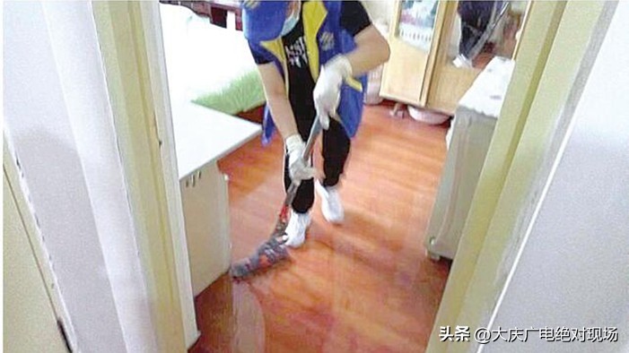 一楼改管线，二楼堵住口，三楼不住人，四楼将就用……下水管线不畅究竟堵在哪儿？