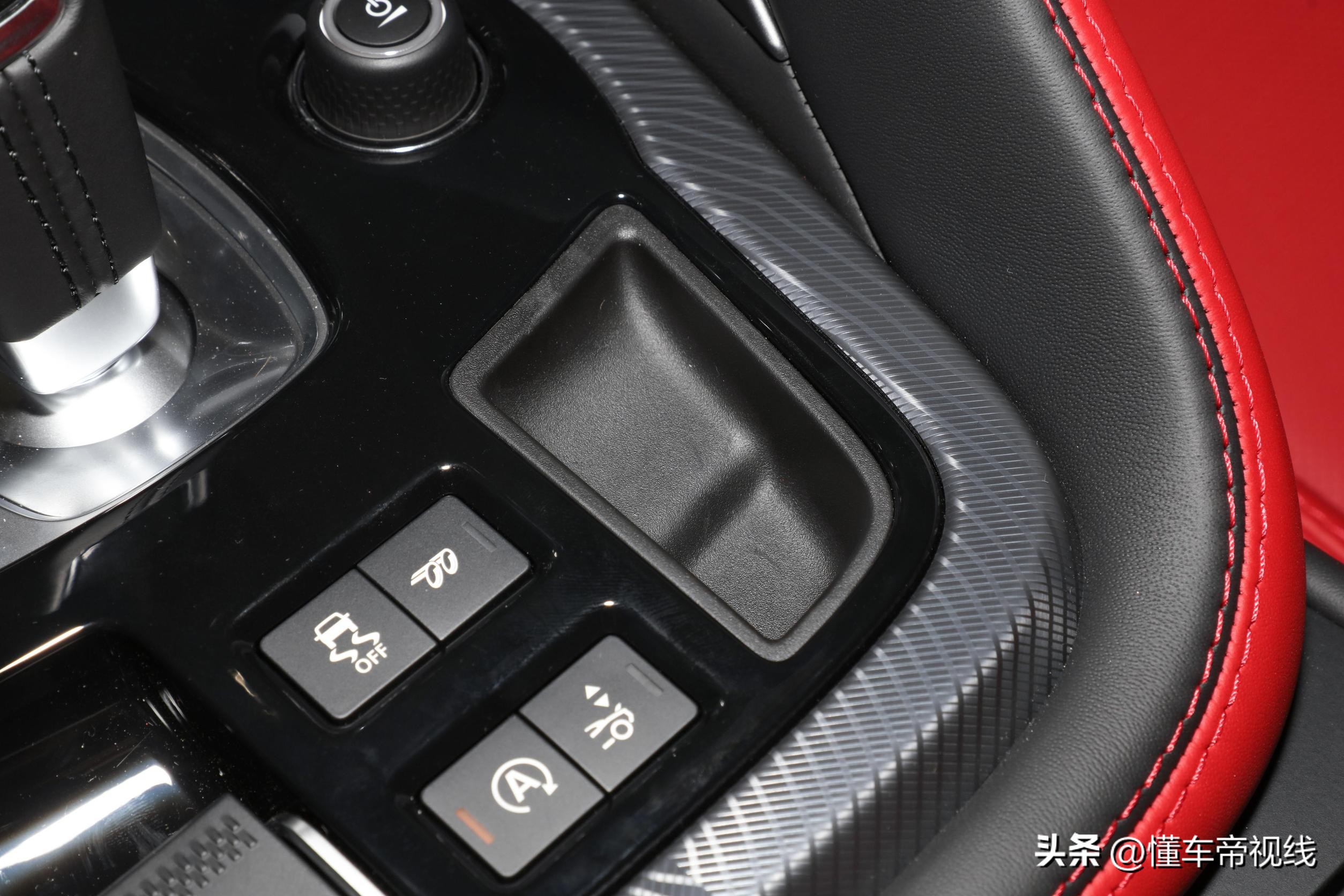 捷豹f-type2023款落地价,捷豹f-type2022款硬顶敞篷展示