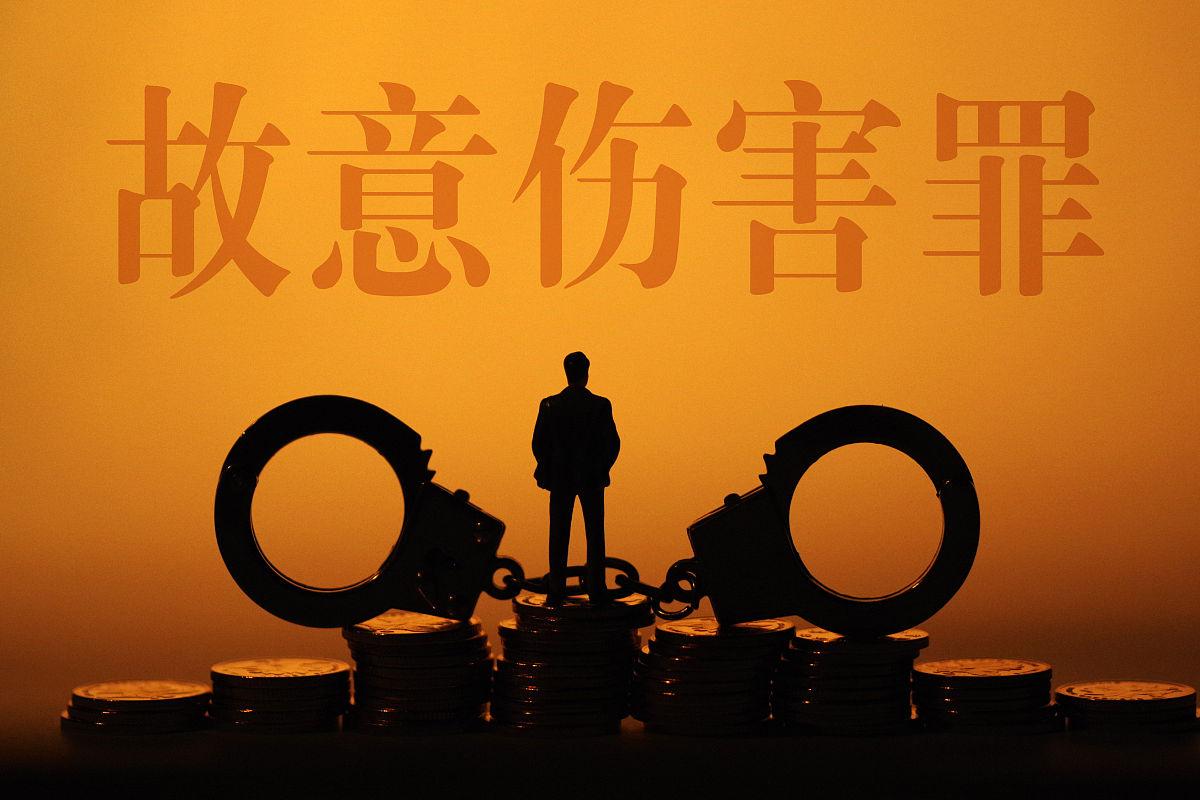 被人打成轻伤不谅解就拿不到钱,被别人打成轻伤对方应如何赔偿