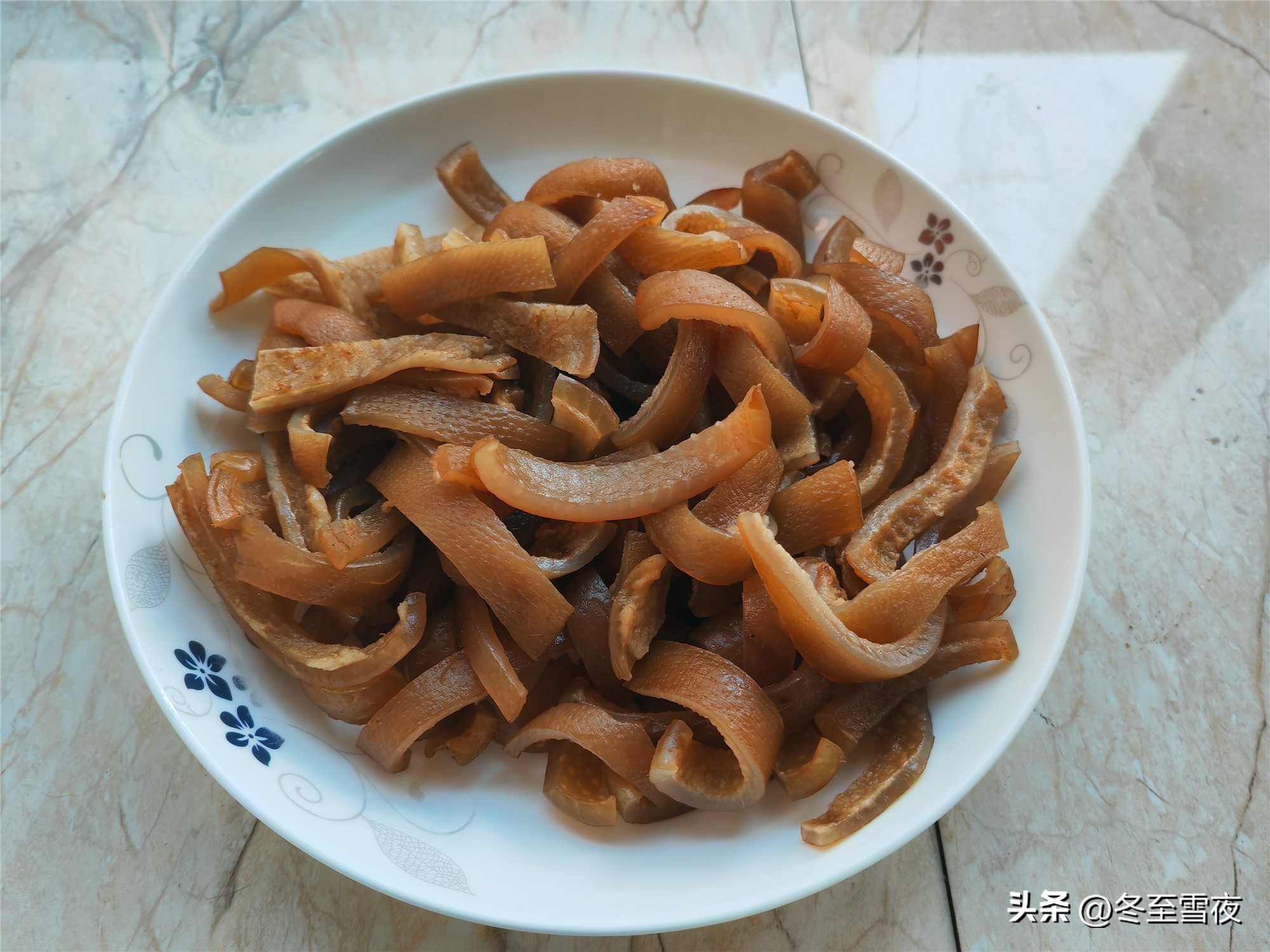 买猪肉剩下的猪皮,带猪皮的肉能炒菜么