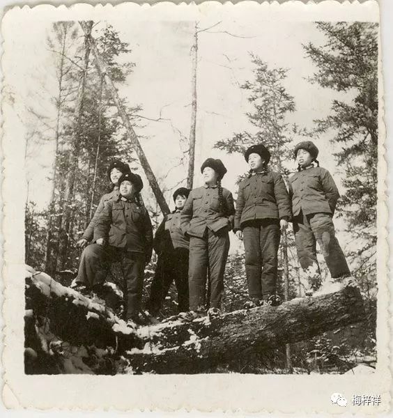 战友作品:“北极”女兵(黄爱明)梅梓祥