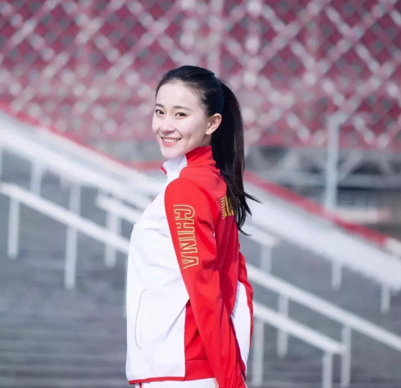 艺体女神王曼亲私密故事？浙大校花颜值不输张豆豆？曼亲生活细节