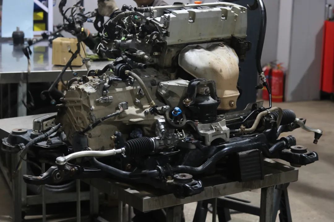 6代本田雅阁翻新改造全过程,本田六代雅阁老车翻新过程