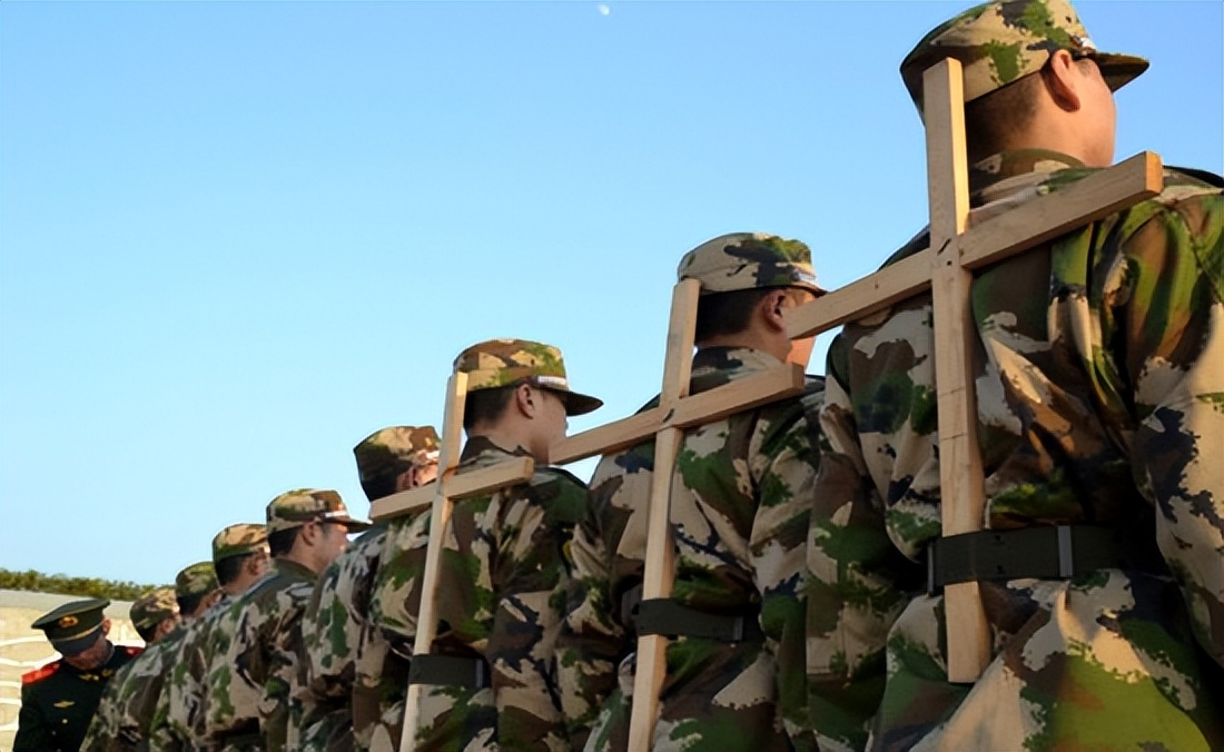 孩子当兵怎样劝孩子留队,当两年兵孩子不愿留队家长怎么劝