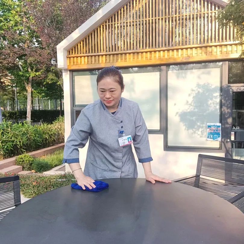 在书屋岗位体验过程怎么写,在书店工作都要干什么