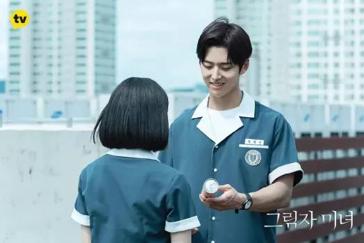 女网红被霸凌？全员伪装！这剧真上头