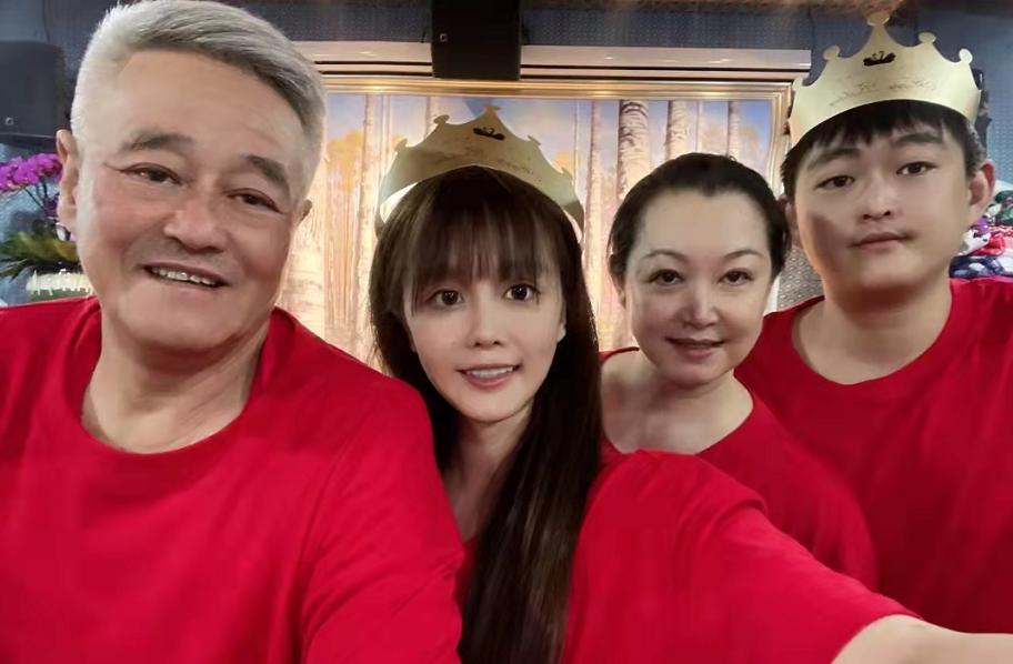 赵本山女儿球球答谢宴视频,赵本山评价女儿球球