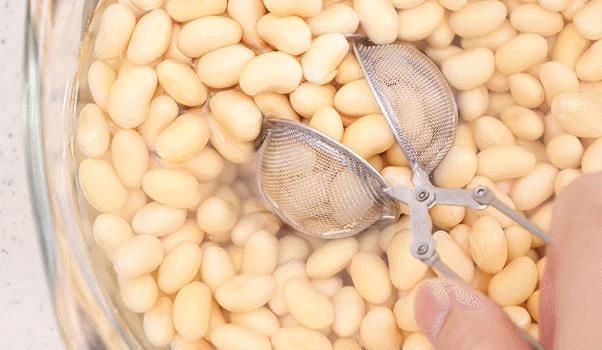 日本小哥用豆腐做刀,日本小哥铸刀全过程视频