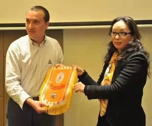 黑龙江首富戴秀丽身价,黑龙江女首富戴秀丽发家史