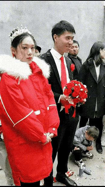 大美女的丘比特之箭已准备好射出，请你接箭