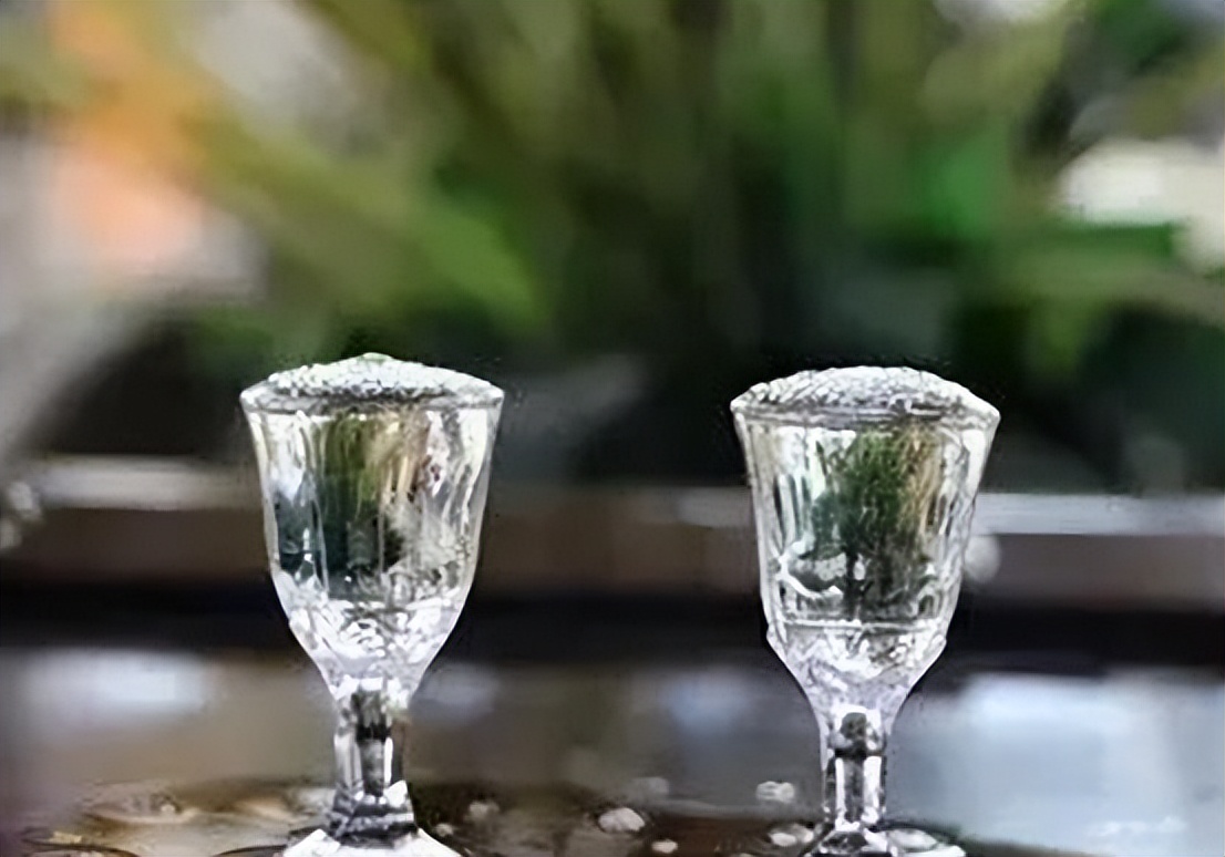 湖南喝酒不醉的女人刘静,湖南女子喝酒像喝水一样千杯不醉