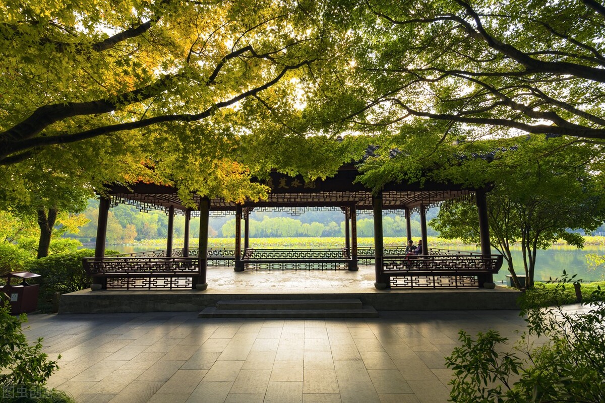 西湖断桥风景美图,西湖三月天美图