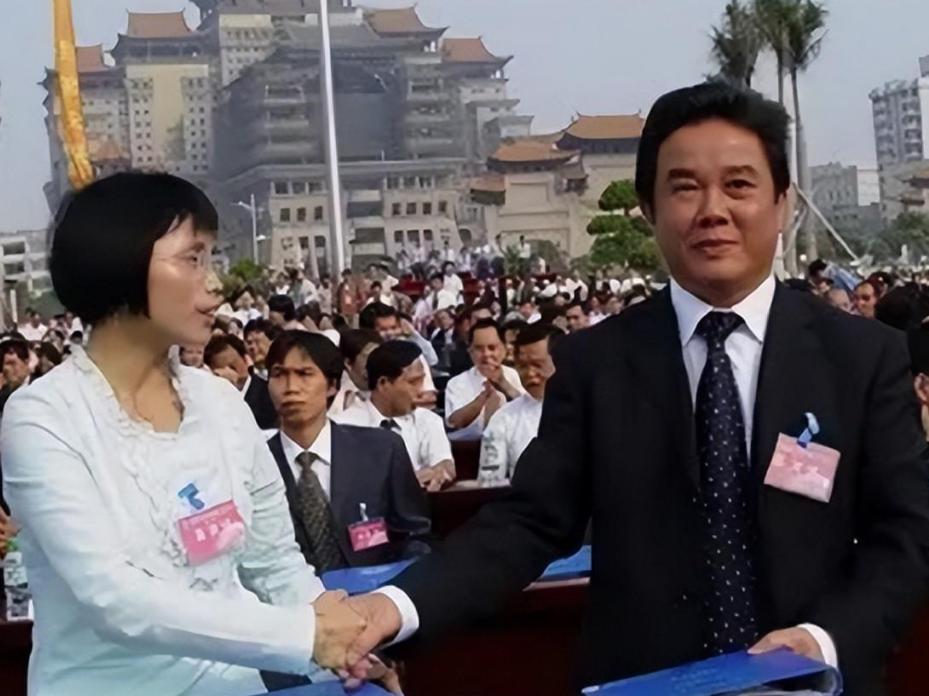 中国蛇毒女王是谁,广西蛇毒王事件