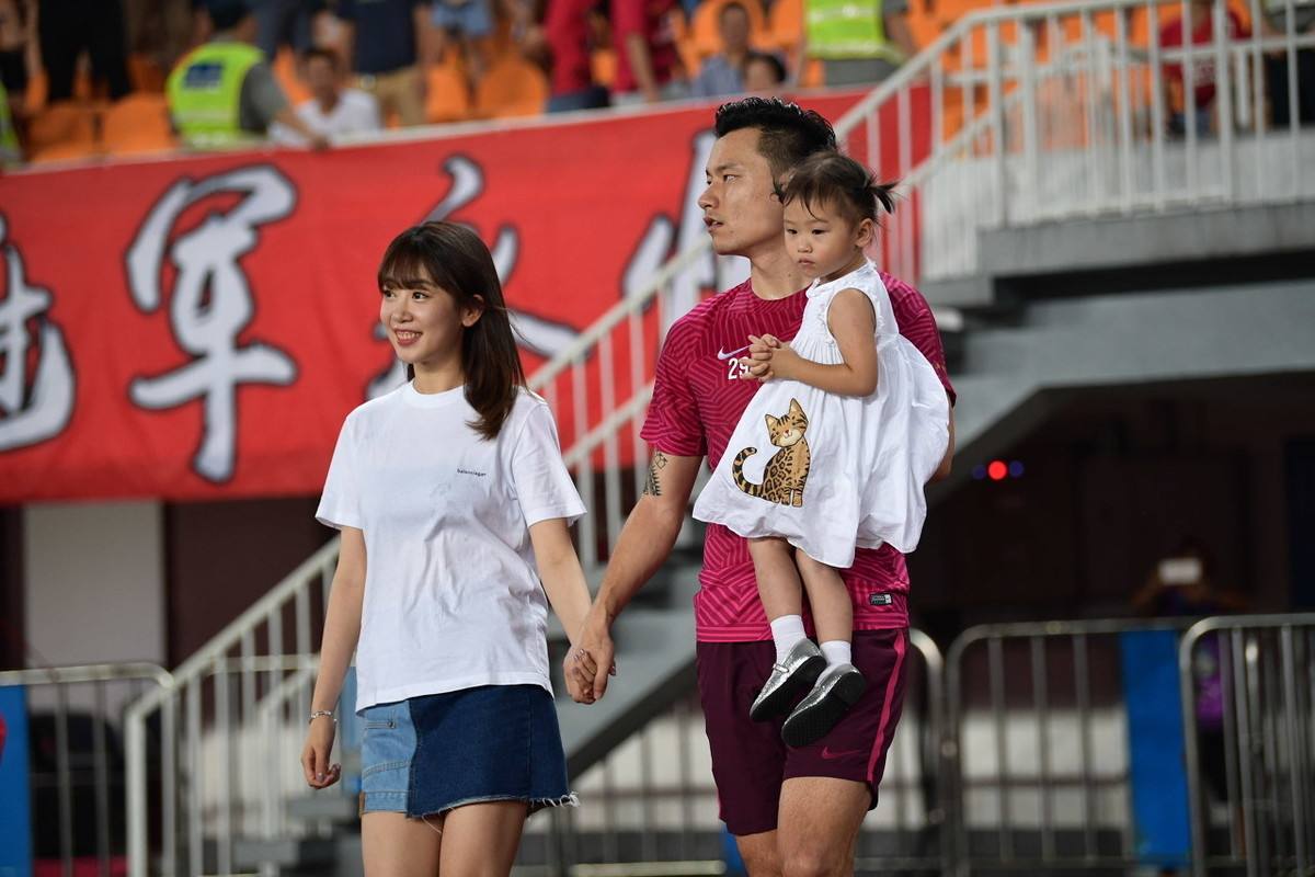 郜林第一任女朋友,郜林买别墅