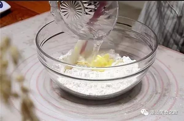 制作绿豆饼的专用工具,制作绿豆饼的馅要多少克