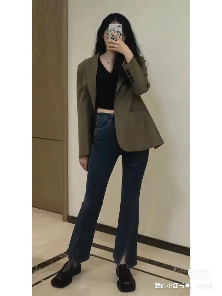 女性凸显身材的穿搭紧身,丰满成熟型身材穿搭瑜伽