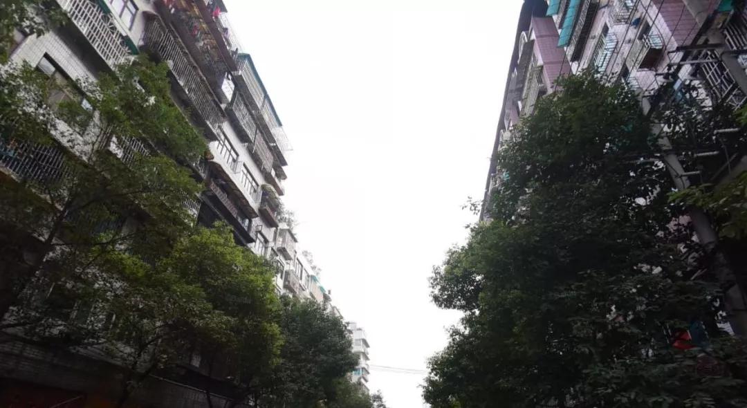 贵阳一知名重庆火锅店门面被法拍！这年头，房东也挺难的