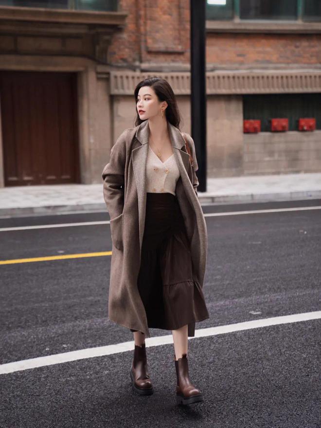 今年流行什么鞋冬季运动鞋,什么运动鞋最百搭秋冬款