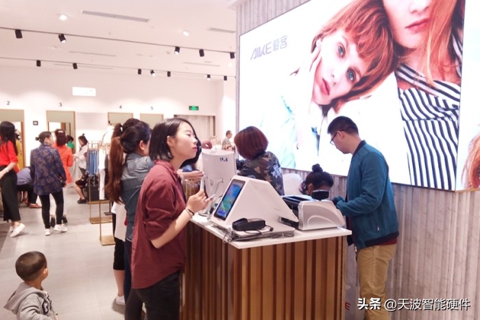 服装店工作室如何完善收银系统,服装店收银系统避坑