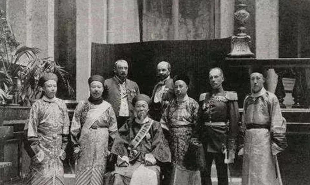 世界轻兵器先进武器图片,世界轻武器史