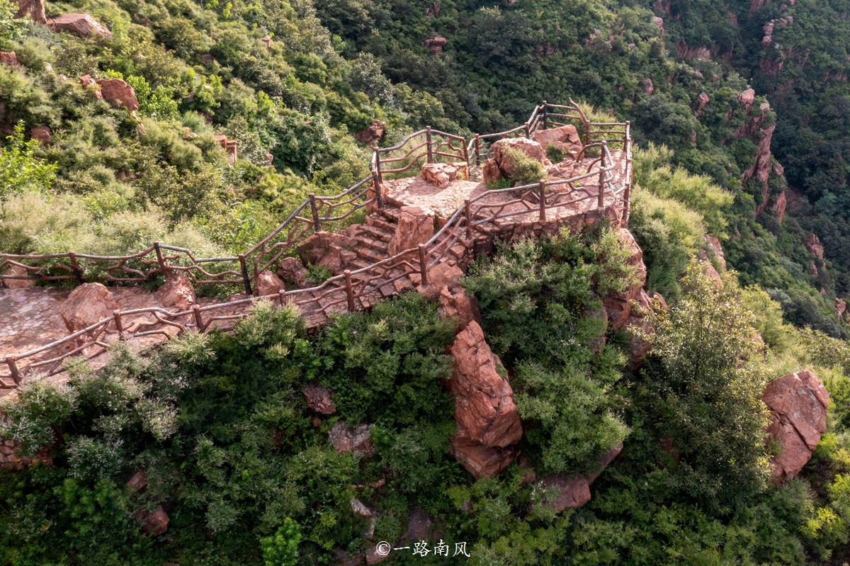 郑州伏羲山悬崖酒店,有创意的悬崖酒店