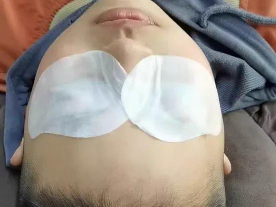 近视度数不变裸眼视力一直在下降,裸眼视力提升了能控制近视度数吗