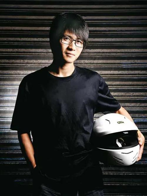 从“套好安全带，带好安全套”看韩寒