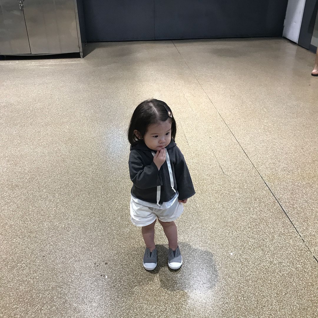 最近超火的可爱小女孩表情包,小女孩可爱萌表情包