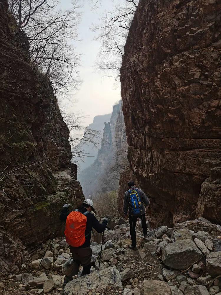 绝壁大梯白云寺,徒步白云寺