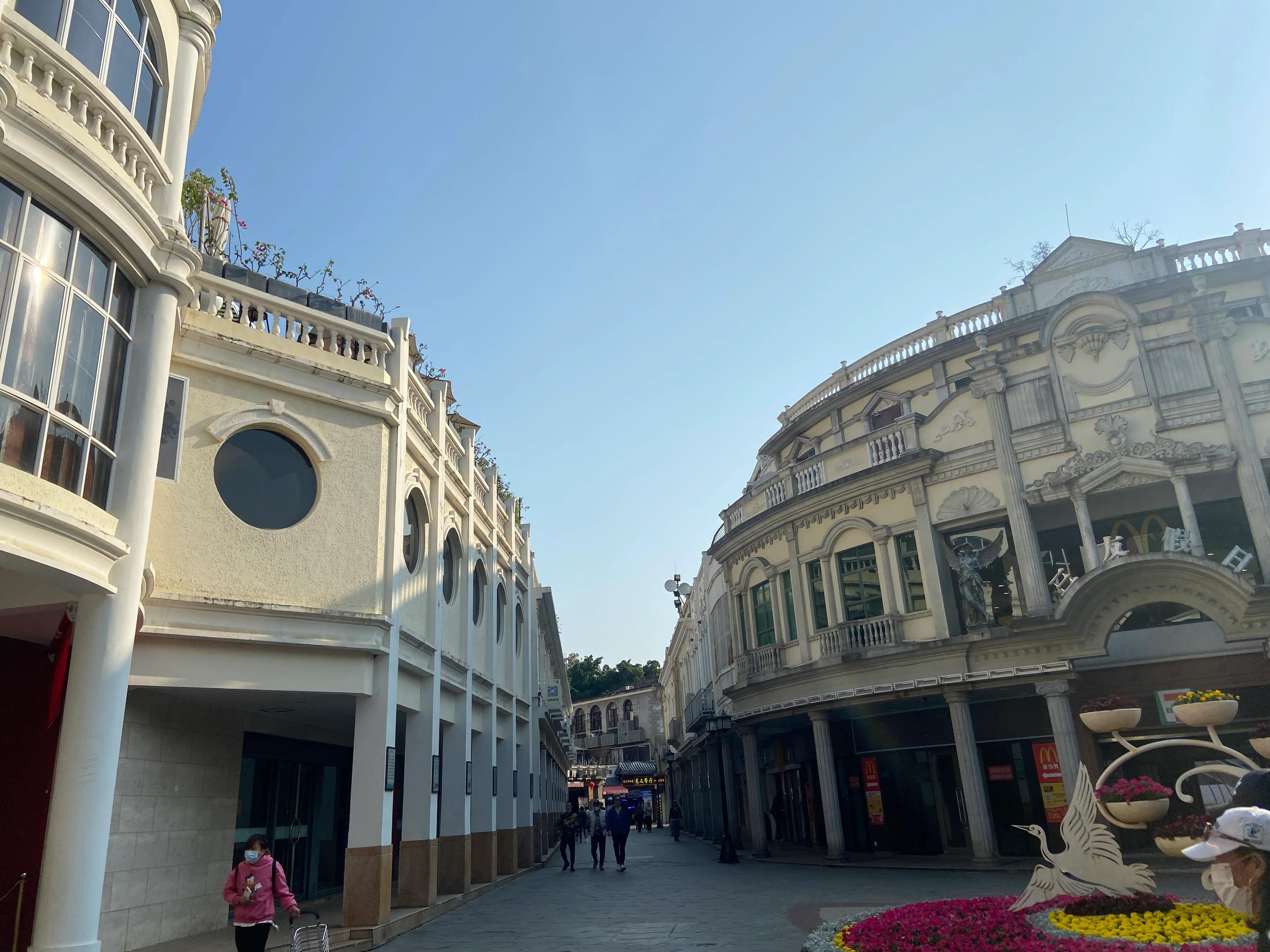 打卡厦门鼓浪屿，聊SP*级A**大四座混动凯捷